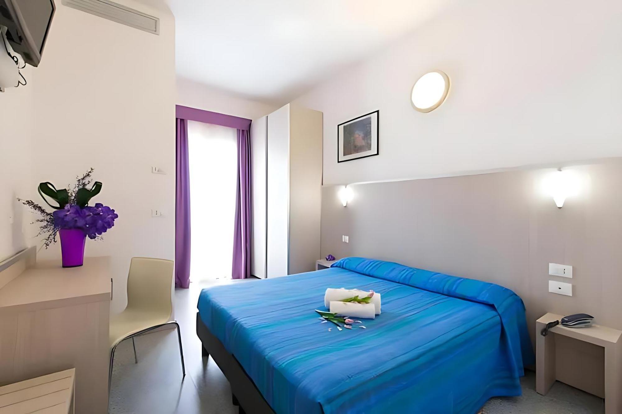 Argia Marina Centro Hotel 3*